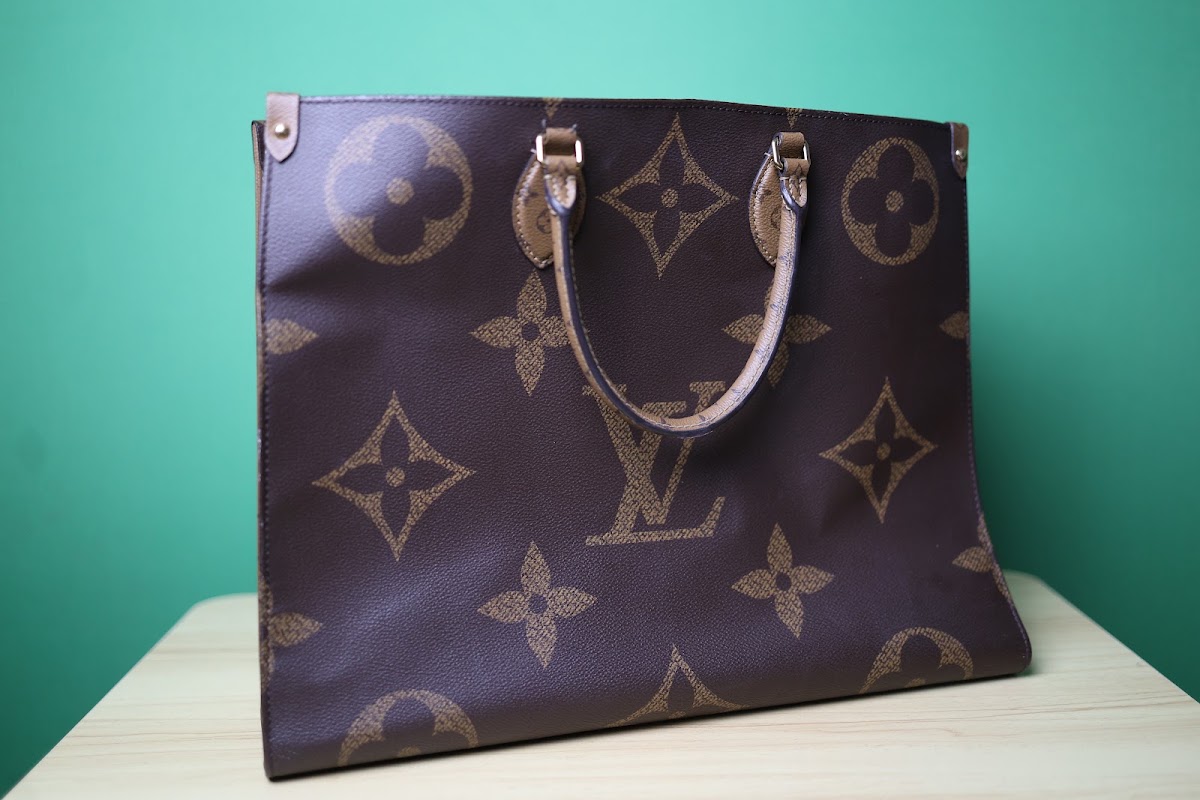 Louis Vuitton OnTheGo GM (forro vermelho)